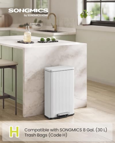 SONGMICS Trash Can, 8 Gallon (30 L), Stainless Steel, with Lid, Pedal - color: Cloud White, size: 8 Gallon