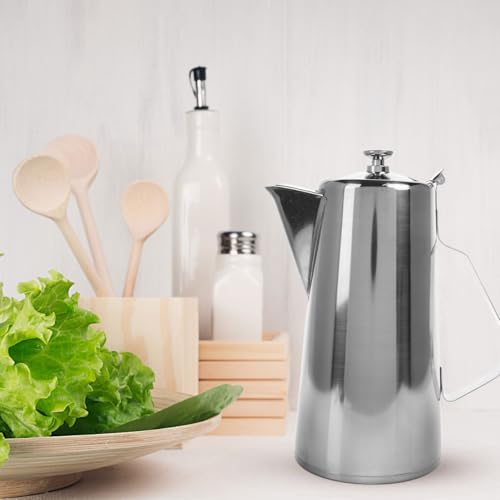 VOSAREA Stainless Steel Water Pitcher with Lid 2L Large Capacity Milk Frothing Jug with Handle for Hot Cold Water Iced Tea Metal Carafe Serving in Home Restaurant Office