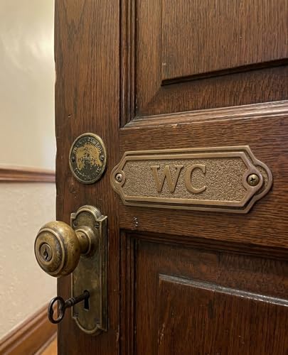 Vintage WC Metal Door Sign, Antique Bathroom Toilet Door Plaque, Rustic Farmhouse Wall Mount Metal WC Sign, Decorative Restroom Door Sign for Home Hotel Office Washroom Entrance - color: WC